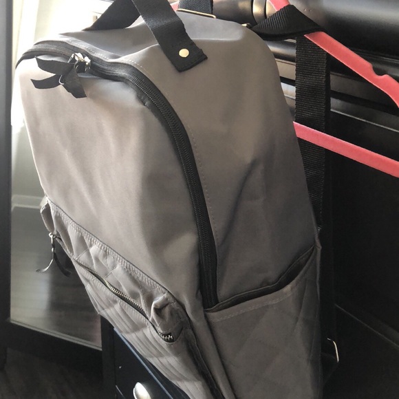 Backpack - Picture 2 of 5